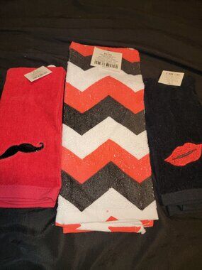 Hobby Lobby 3 Piece Hand Towel Set Lips Kiss Mustache Red Black White Chevron